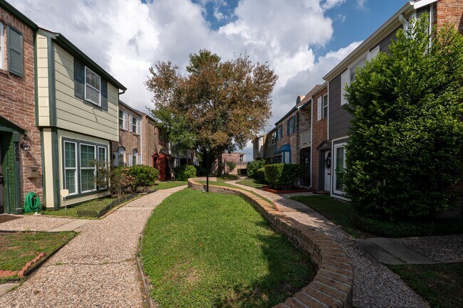 Building Photo - 8486 Ariel St