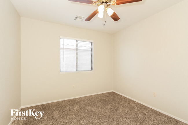 Building Photo - 8423 S Egyptian Dr