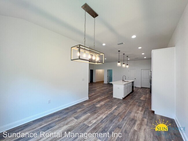 Building Photo - 5 br, 3 bath House - 48 B Longwood Drive