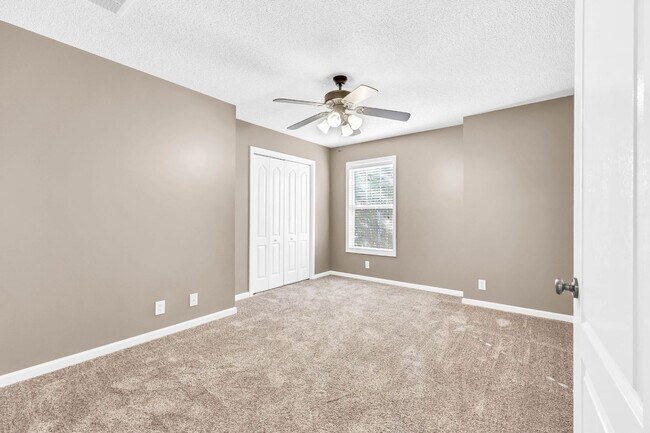 Building Photo - 3 Bedroom Pet Friendly Home For Rent With ...