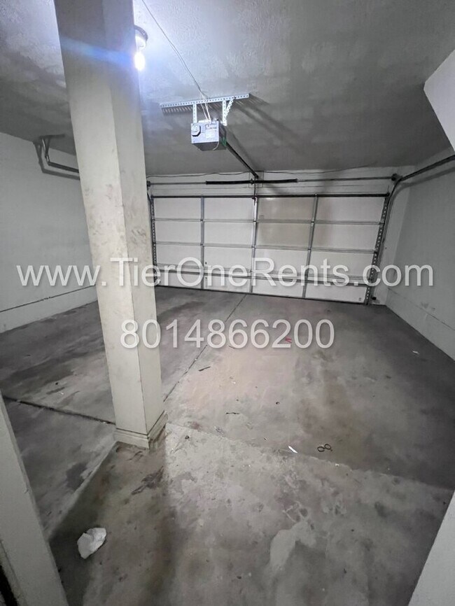 Building Photo - NO DEPOSIT option available for qualified renters with Obligo