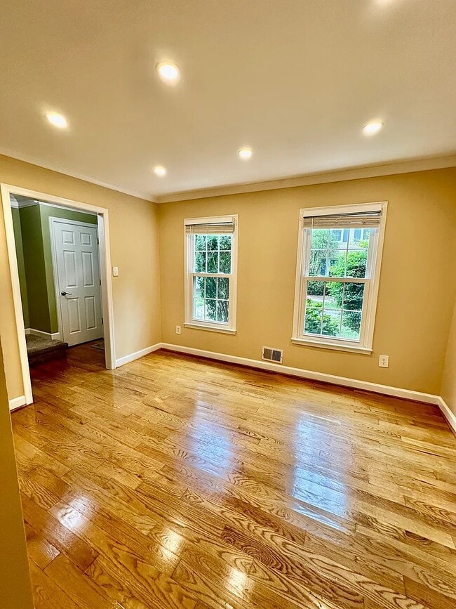Building Photo - 2453 Alsop Ct