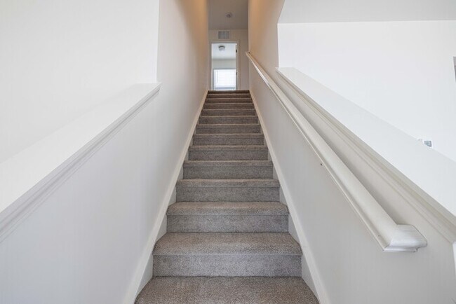 Building Photo - 823 Scotch Meadows Loop