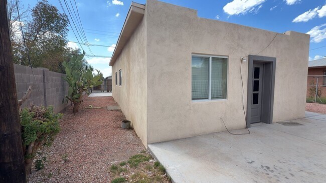 Building Photo - 6714 N 54th Ave
