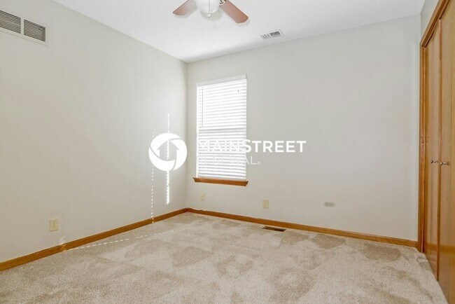 Building Photo - 4 Bedroom Pet-Friendly Home in Olathe, KS ...