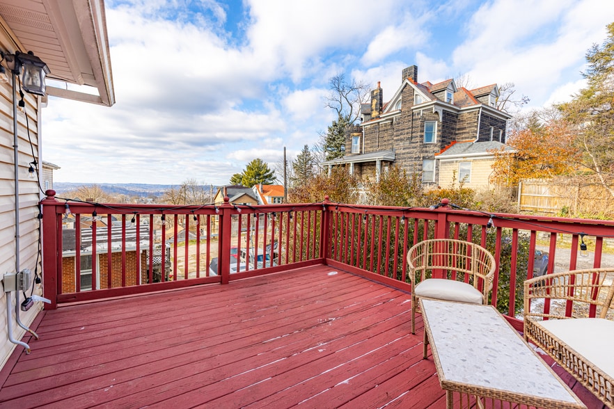 Building Photo - 310 Marsonia St