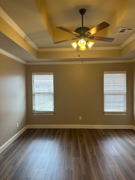 Building Photo - 640 SW 6th St