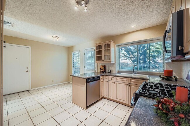 Building Photo - 2812 Little Elm Trail