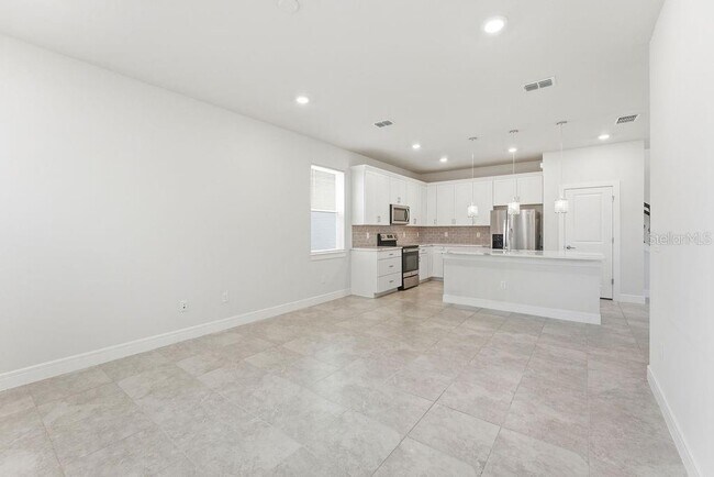 Building Photo - 14037 Kauai Dr