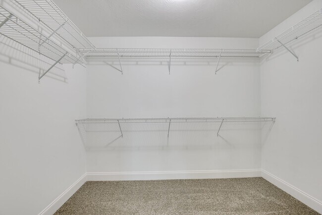 Building Photo - 1721 Dunmore Ave