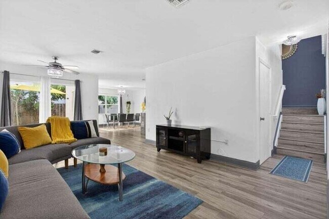 Building Photo - 4131 Eastridge Cir