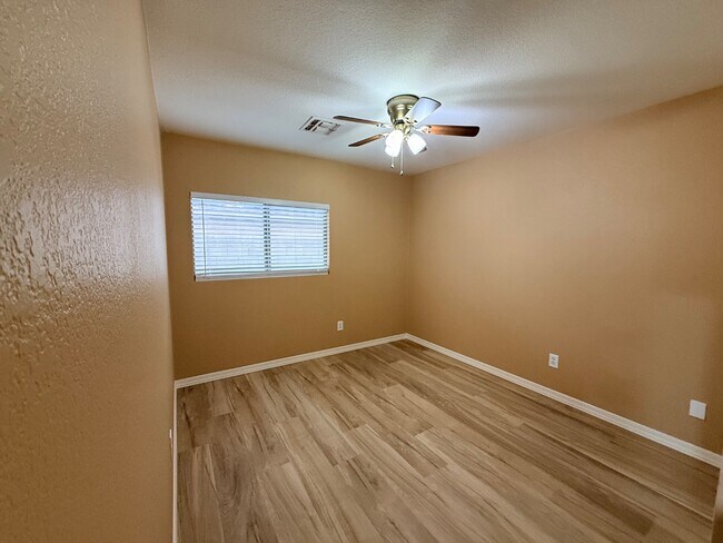 Building Photo - 15687 W Acapulco Ln