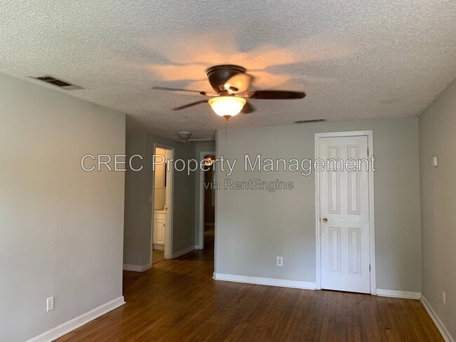 Building Photo - 1519 Balsam St
