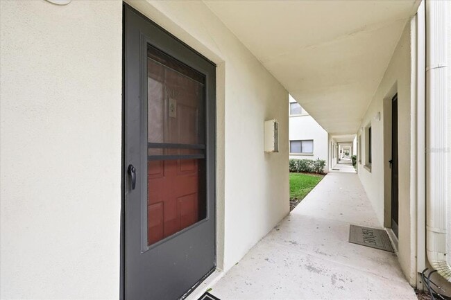 Building Photo - 3300 Fox Chase Cir