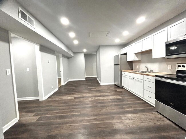 Building Photo - 2941 S 10th St