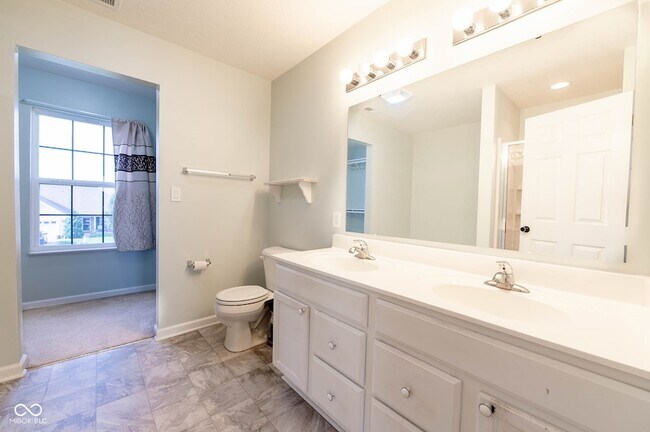 Building Photo - 899 Briarstone Dr