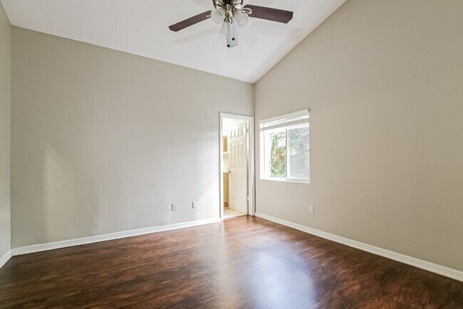 Building Photo - 813 Heather Glen Cir