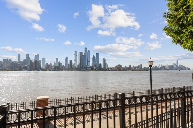 Building Photo - 100 Eton Row