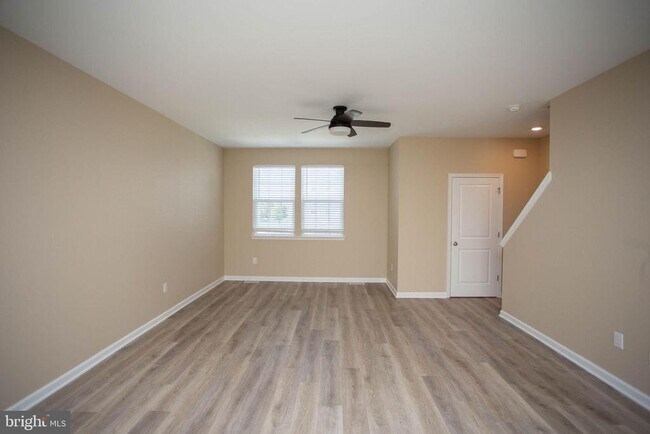 Building Photo - 239 Macoun Way