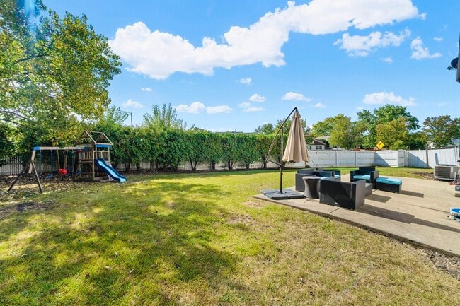 Building Photo - 1211 Diane Ln