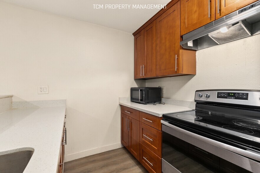 Building Photo - 31003 14th Ave S