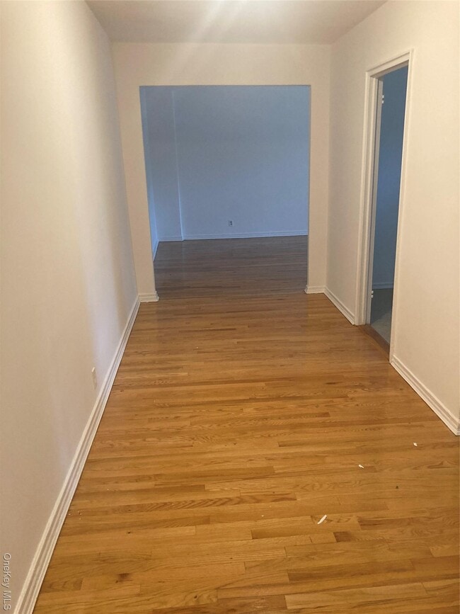 Building Photo - 21 Schenck Ave