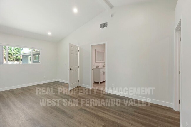 Building Photo - Beautifully Remodeled Single Family Home with Pool