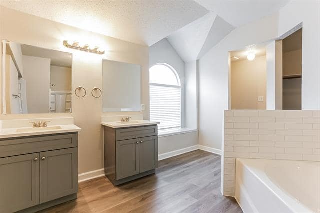 Building Photo - 1954 Pin Oak Ln