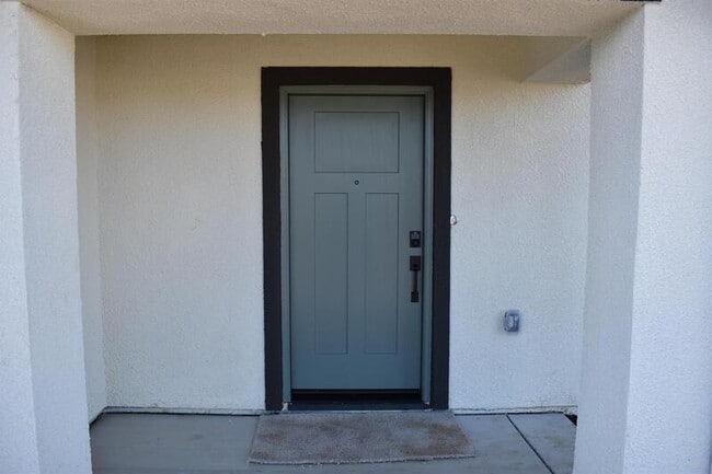 Building Photo - 1316 eagle crest court