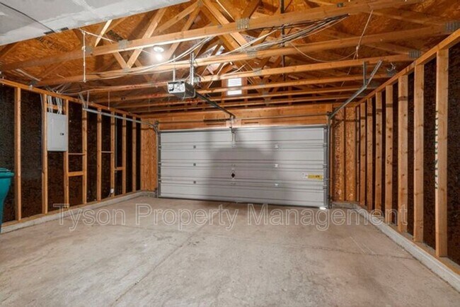 Building Photo - 908 Bursum Ln SE