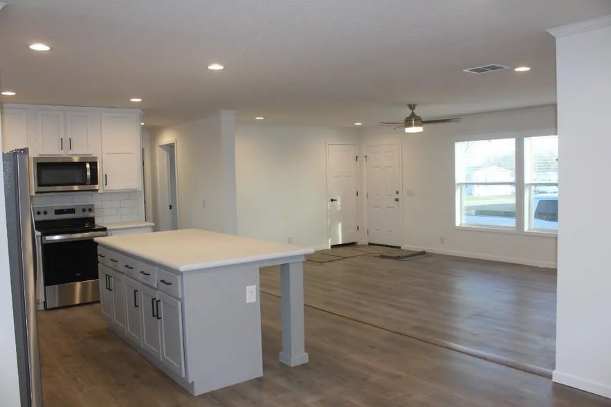 Building Photo - 3430 Sharon Ln