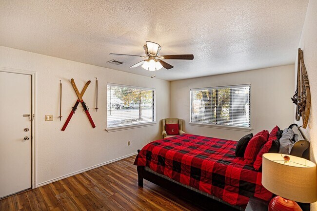 Building Photo - 62 Curlew Pl