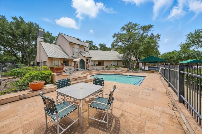 Building Photo - 4144 Greystone Way