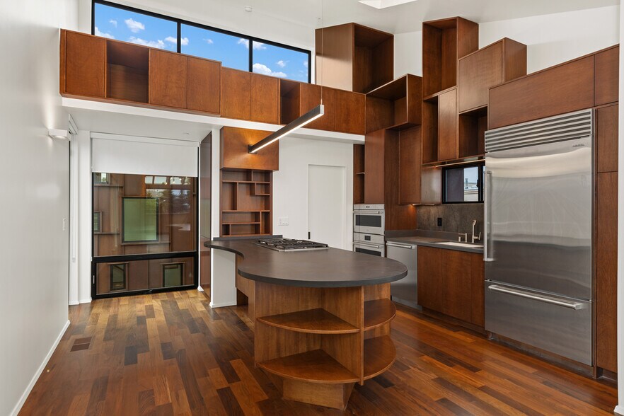 Chef's kitchen with high end Wolf and Subzero appliances. - 4640 Del Monte Ave