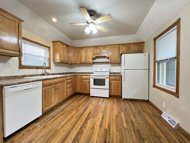 Building Photo - 2268 White St