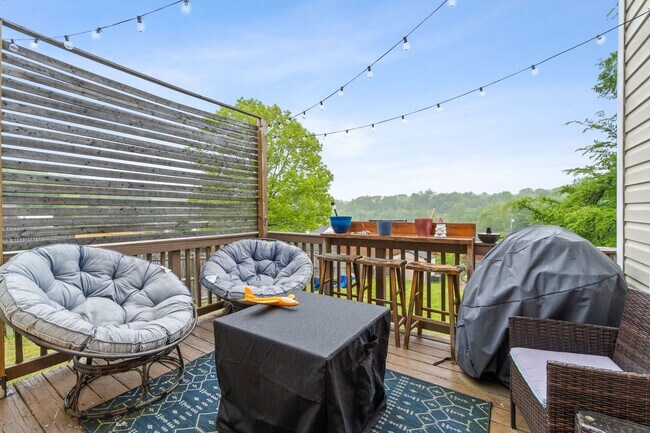 Building Photo - Lovely home in Peach Tree - Waiting for you to call home for the Holidays!