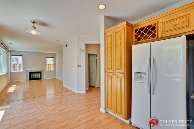 Building Photo - Comfort & Convenience in Santa Clara – Fre...