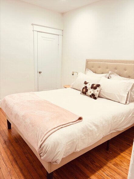 Building Photo - 1826 A St SE