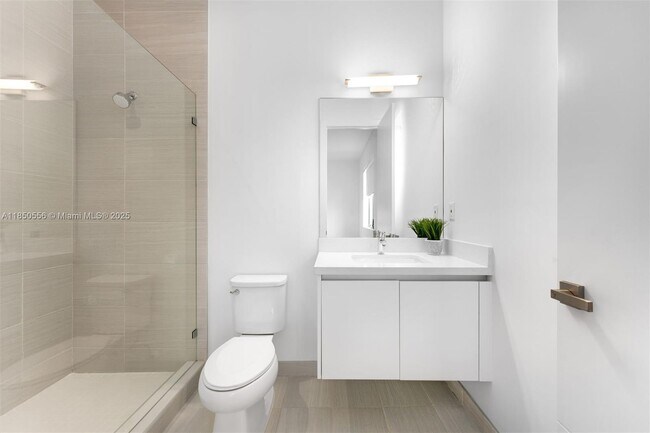 Building Photo - 16703 Botaniko Dr S