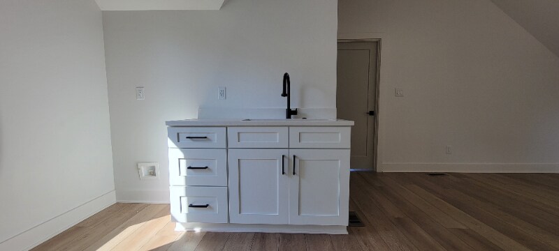 Building Photo - 2133 N Talbott St