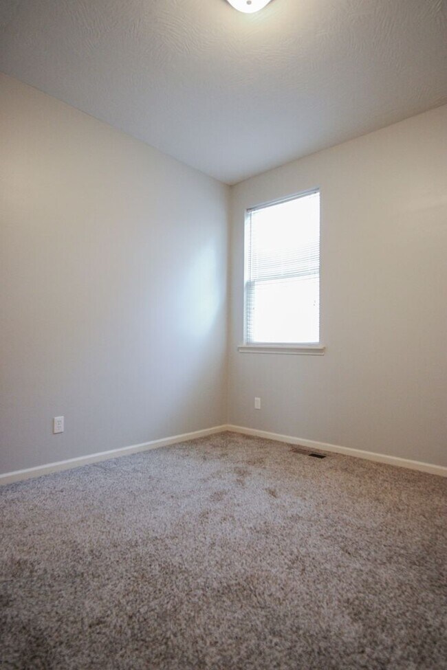 Building Photo - 459 S Main Ave