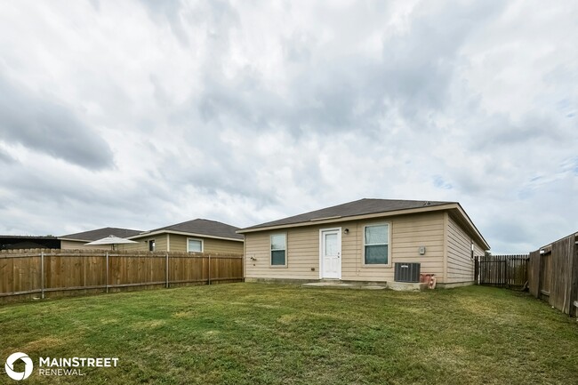 Building Photo - 5611 Forest Canyon