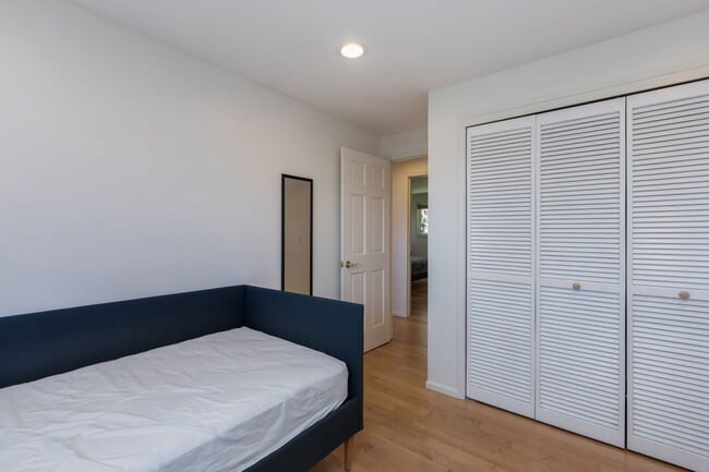 Building Photo - Beautiful 4 Bedroom Home in Richmond