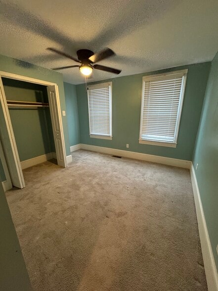 Building Photo - 554 Walnut St