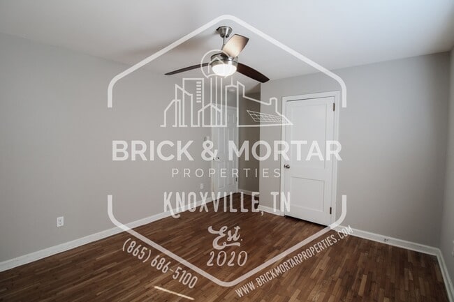 Building Photo - 1407 Charles Dr NE
