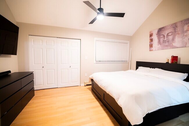 Building Photo - 2 Turning Mill Ln