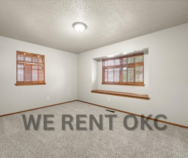 Building Photo - 3016 Shadybrook Dr