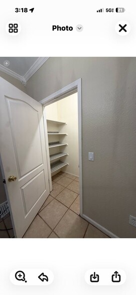 Building Photo - 1411 E Orangewood Ave