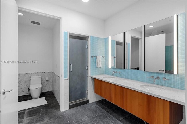 Building Photo - 201 Aqua Ave