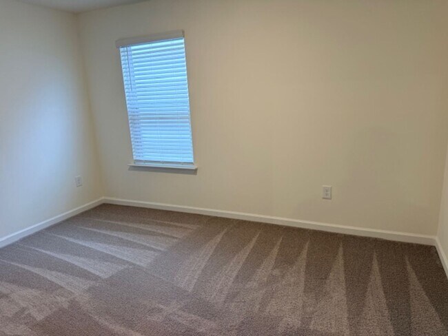 Building Photo - Maryville 37803 - Brand New Build in Maryville! 5 bedroom, 3.5 bath home - Contact Troy Adams (86...